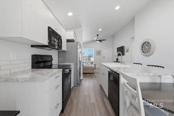 $389,990 | 5496 South Desert Cactus Avenue, Meridian, ID 83642