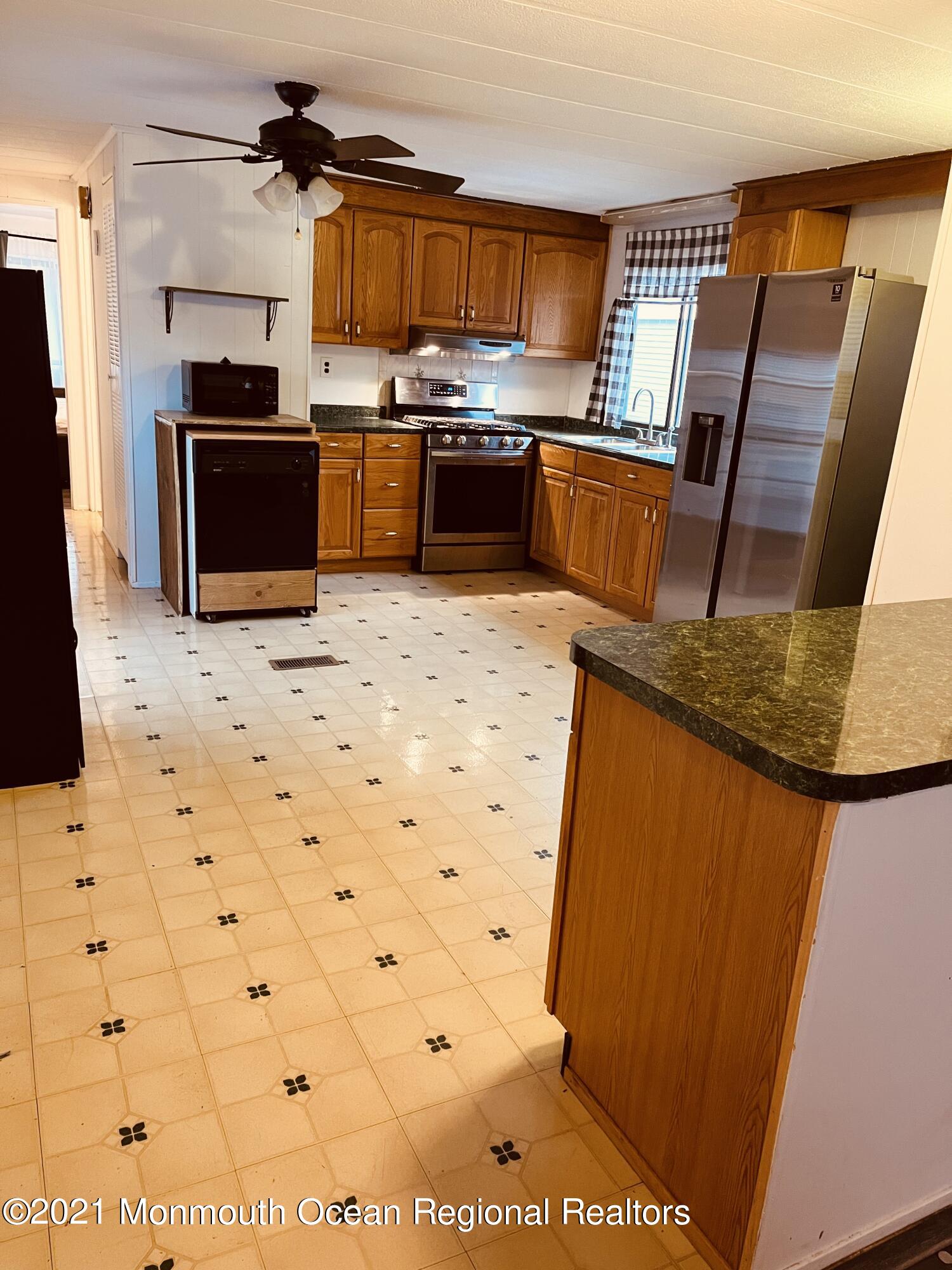 457 Lane East Hazlet, NJ 07730 - Photo 12 of 24 99B91221-831D-490B-894A-808CE8B98B10_1_2