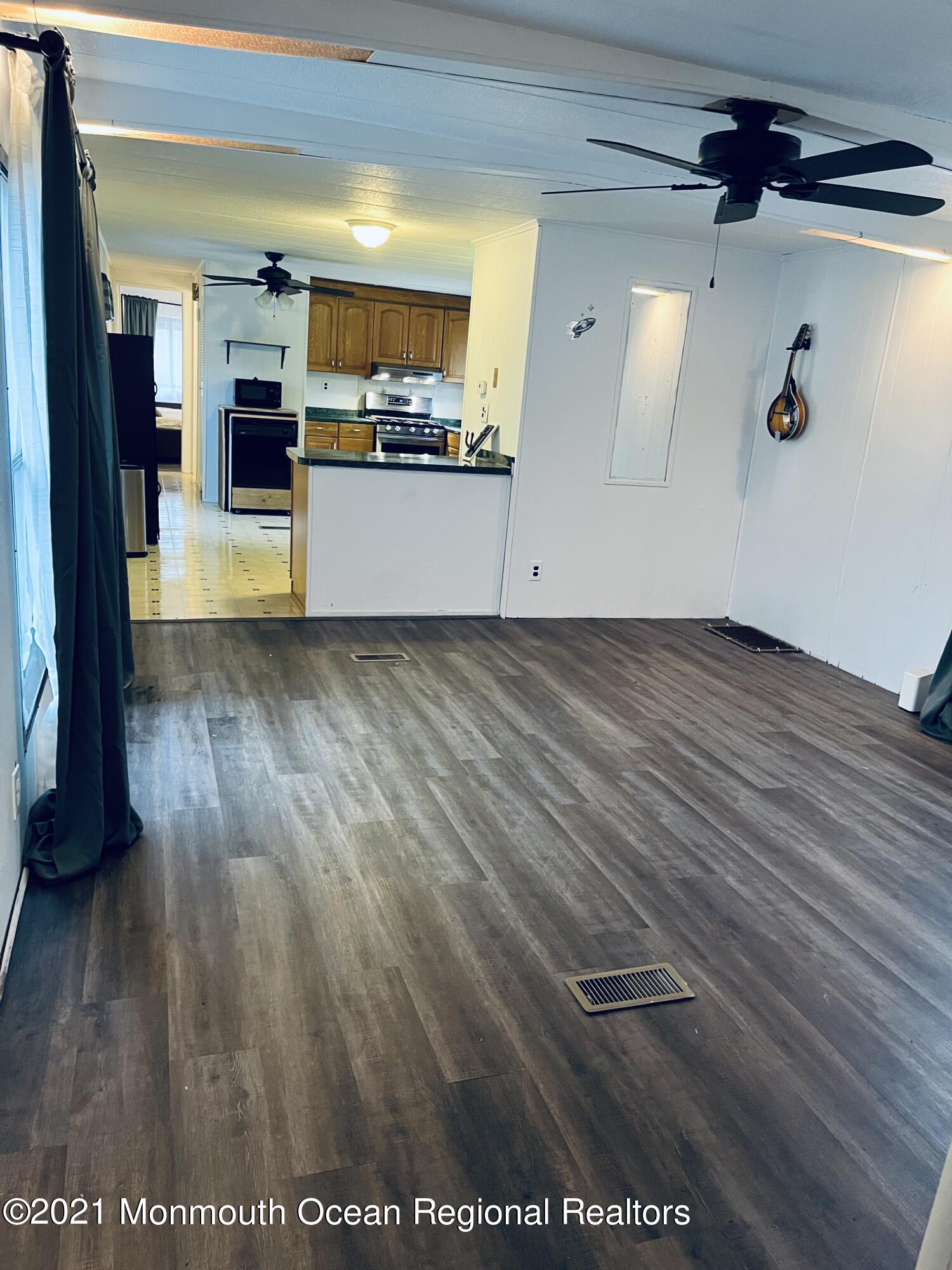 457 Lane East Hazlet, NJ 07730 - Photo 4 of 24 65CA6C7A-C6FC-4F4B-9546-64FEE5DB285F_1_2