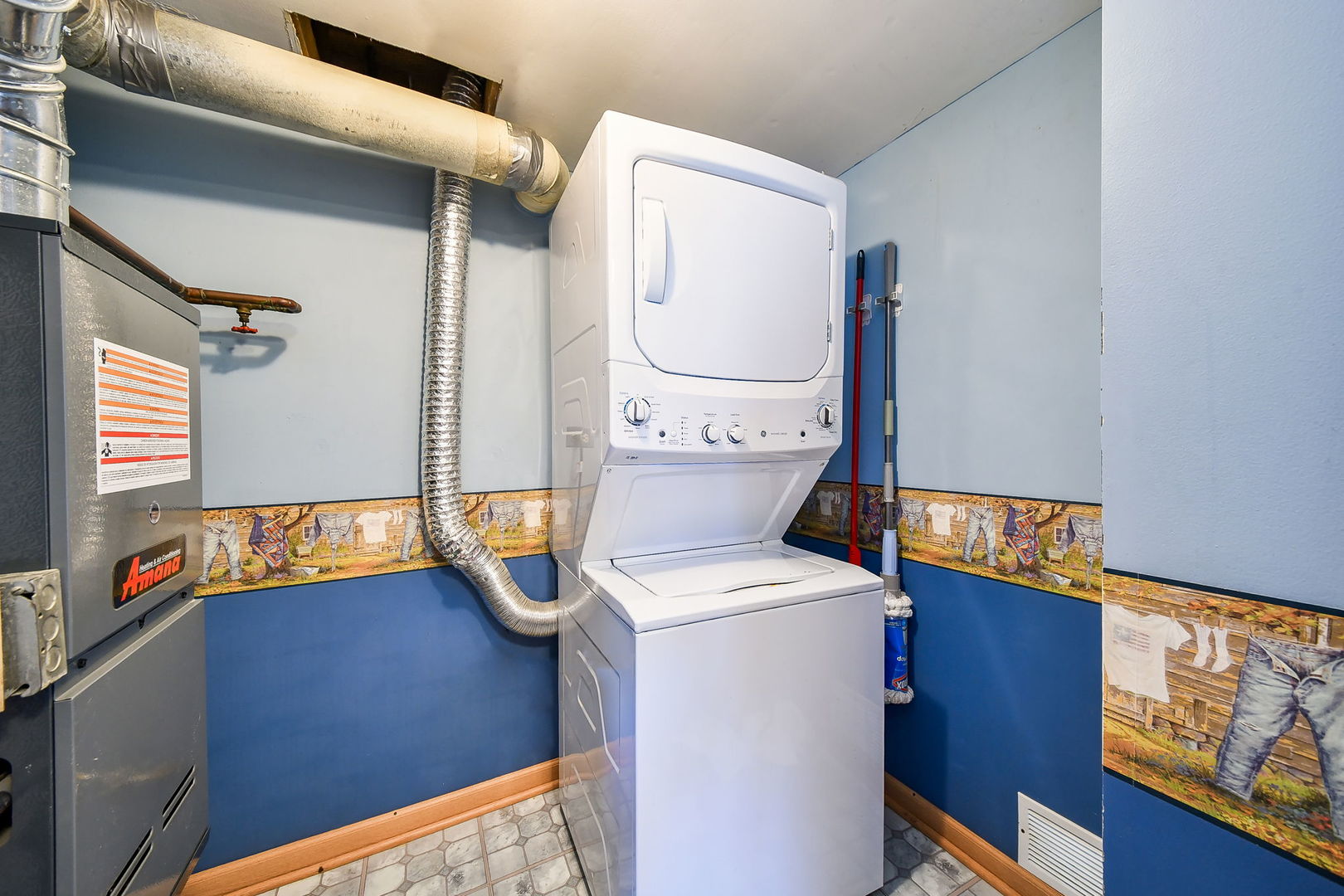 1266 Seabury Circle Carol Stream, IL 60188 - Photo 13 of 22 a utility room with dryer and washer