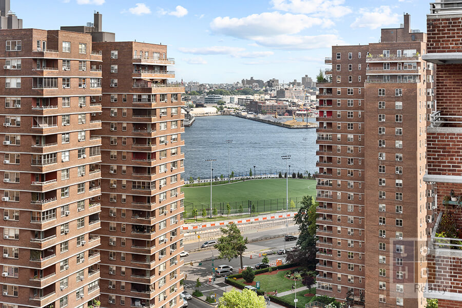 570 Grand Street, Unit J1804 Manhattan, NY 10002 - Photo 18 of 27