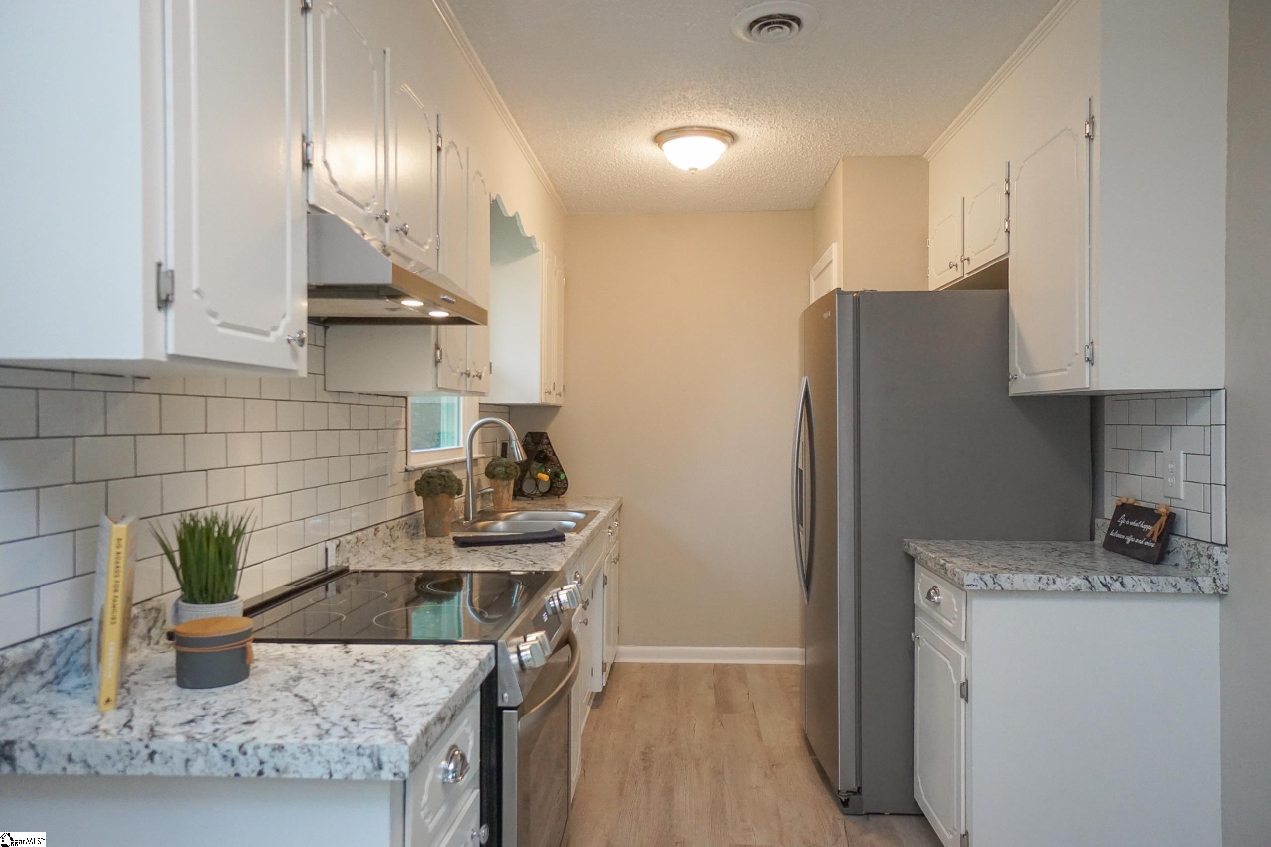 8 Windmill Drive Wellford, SC 29385 - Photo 8 of 23