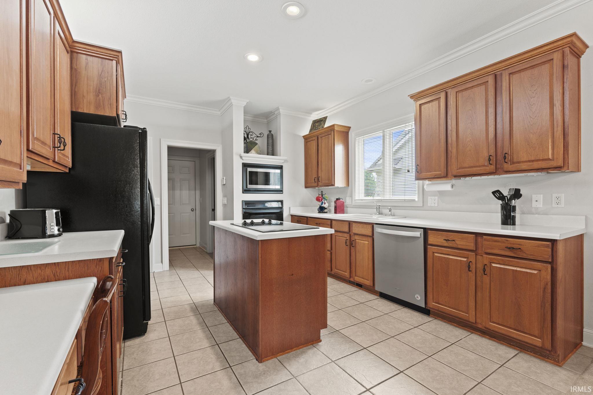 9801 Lyonhurst Road Fort Wayne, IN 46804 - Photo 3 of 34 Gallery Image 3