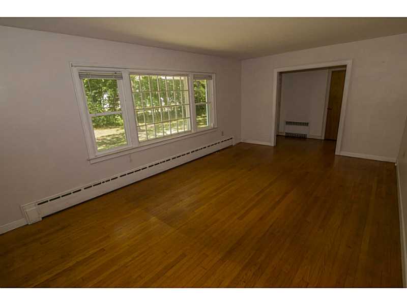 10 Diamond Hill Road Hopkinton, RI 02808 - Photo 12 of 25 Living Room.