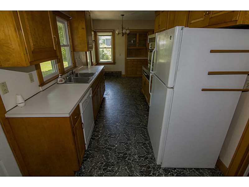 10 Diamond Hill Road Hopkinton, RI 02808 - Photo 19 of 25 Kitchen.