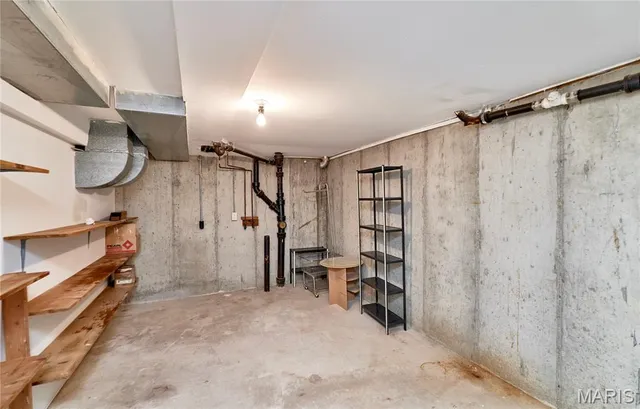 $169,900 | 927 Claytonbrook Drive, Unit 3, Ballwin, MO 63011