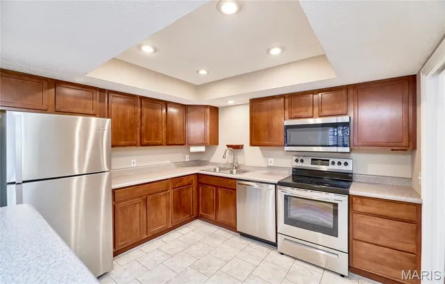 $169,900 | 927 Claytonbrook Drive, Unit 3, Ballwin, MO 63011