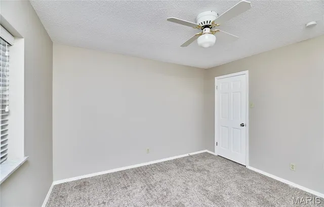 $169,900 | 927 Claytonbrook Drive, Unit 3, Ballwin, MO 63011