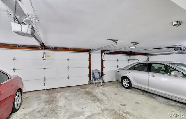 $169,900 | 927 Claytonbrook Drive, Unit 3, Ballwin, MO 63011