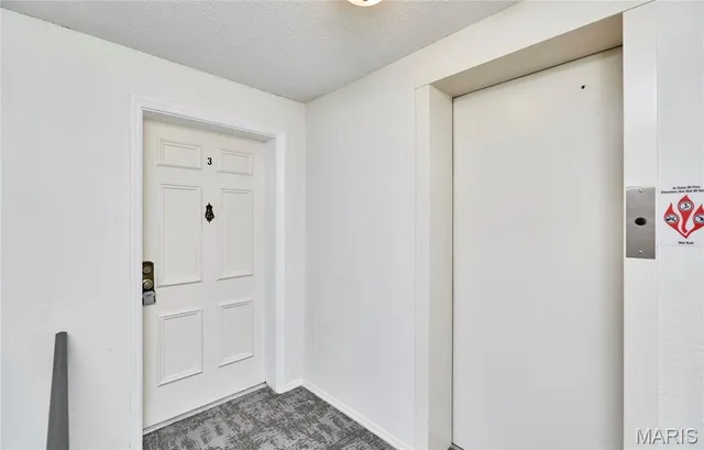 $169,900 | 927 Claytonbrook Drive, Unit 3, Ballwin, MO 63011