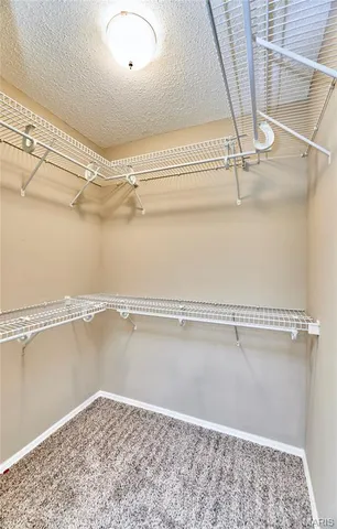 $169,900 | 927 Claytonbrook Drive, Unit 3, Ballwin, MO 63011