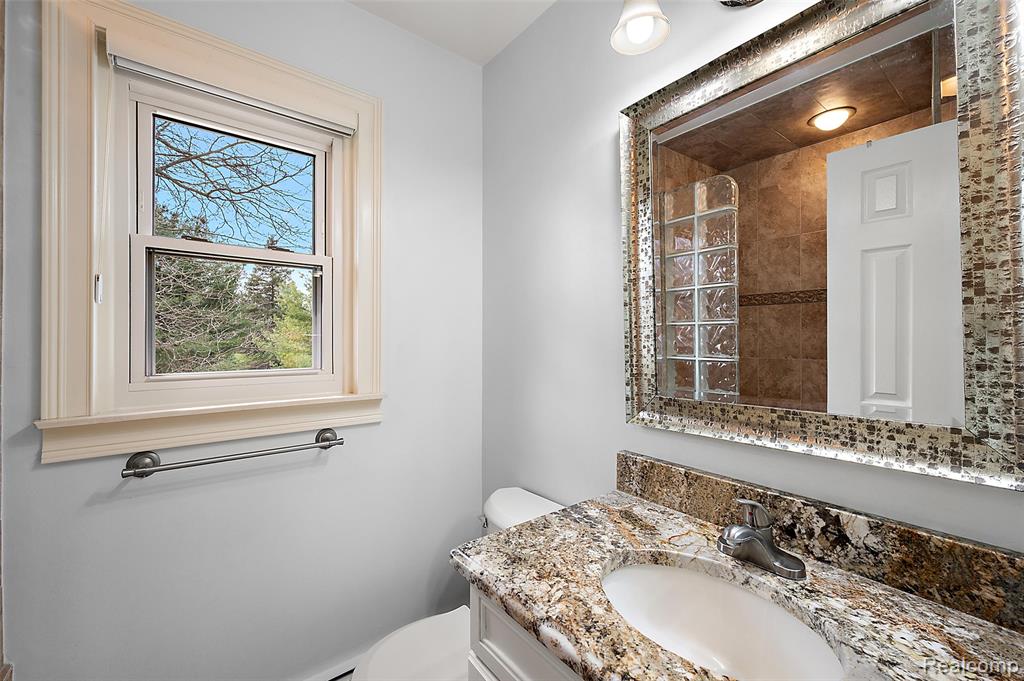 125 Cayuga Road Lake Orion, MI 48362 - Photo 30 of 53