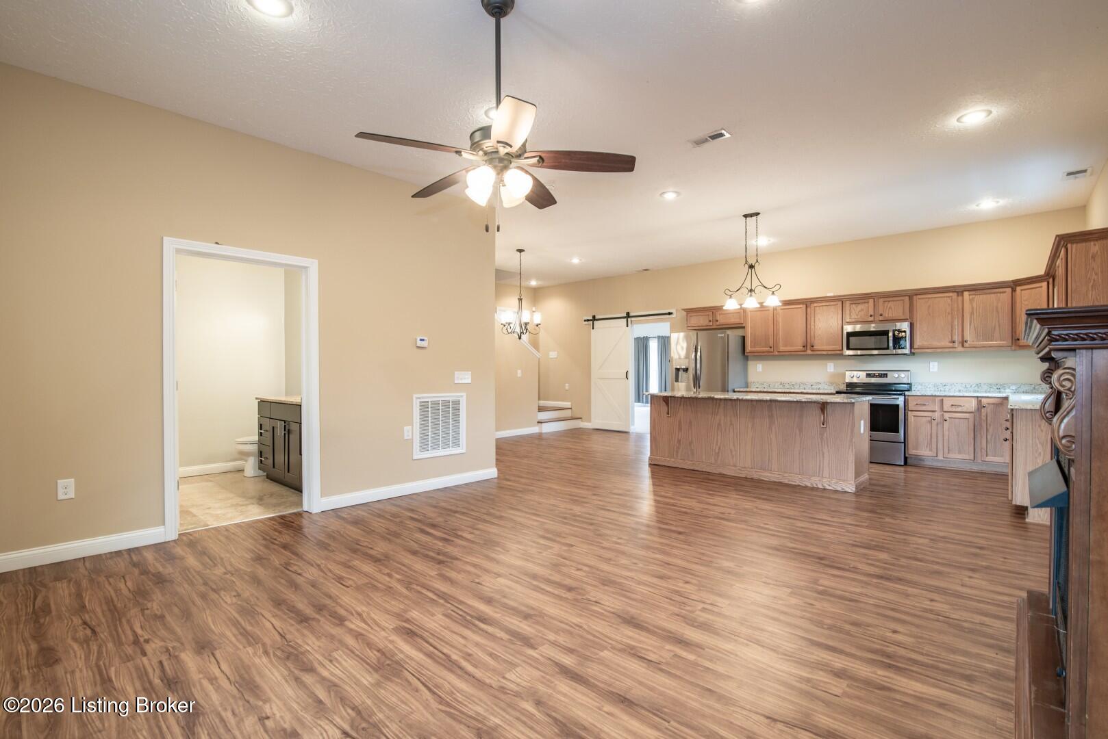 1096 Eastview Road Cecilia, KY 42724 - Photo 19 of 99 1096 Eastview Road-16