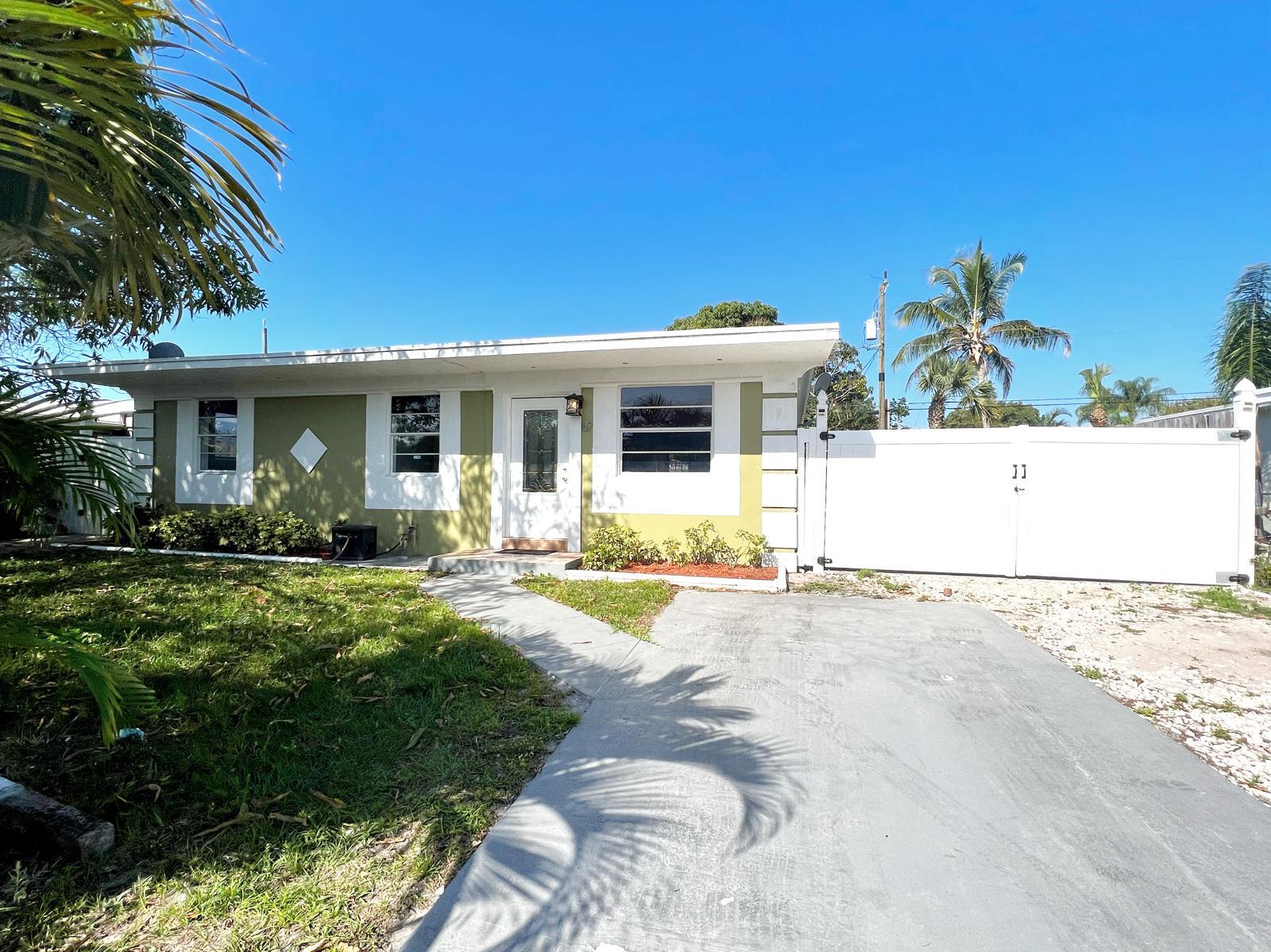 67 Tortuga Road Palm Springs, FL 33461 - Photo 1 of 16 Main
