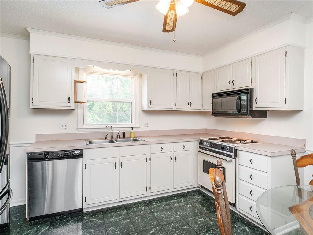 405 Ivey Road Graham, NC 27253 - Photo 7 of 35 Gallery Image 7