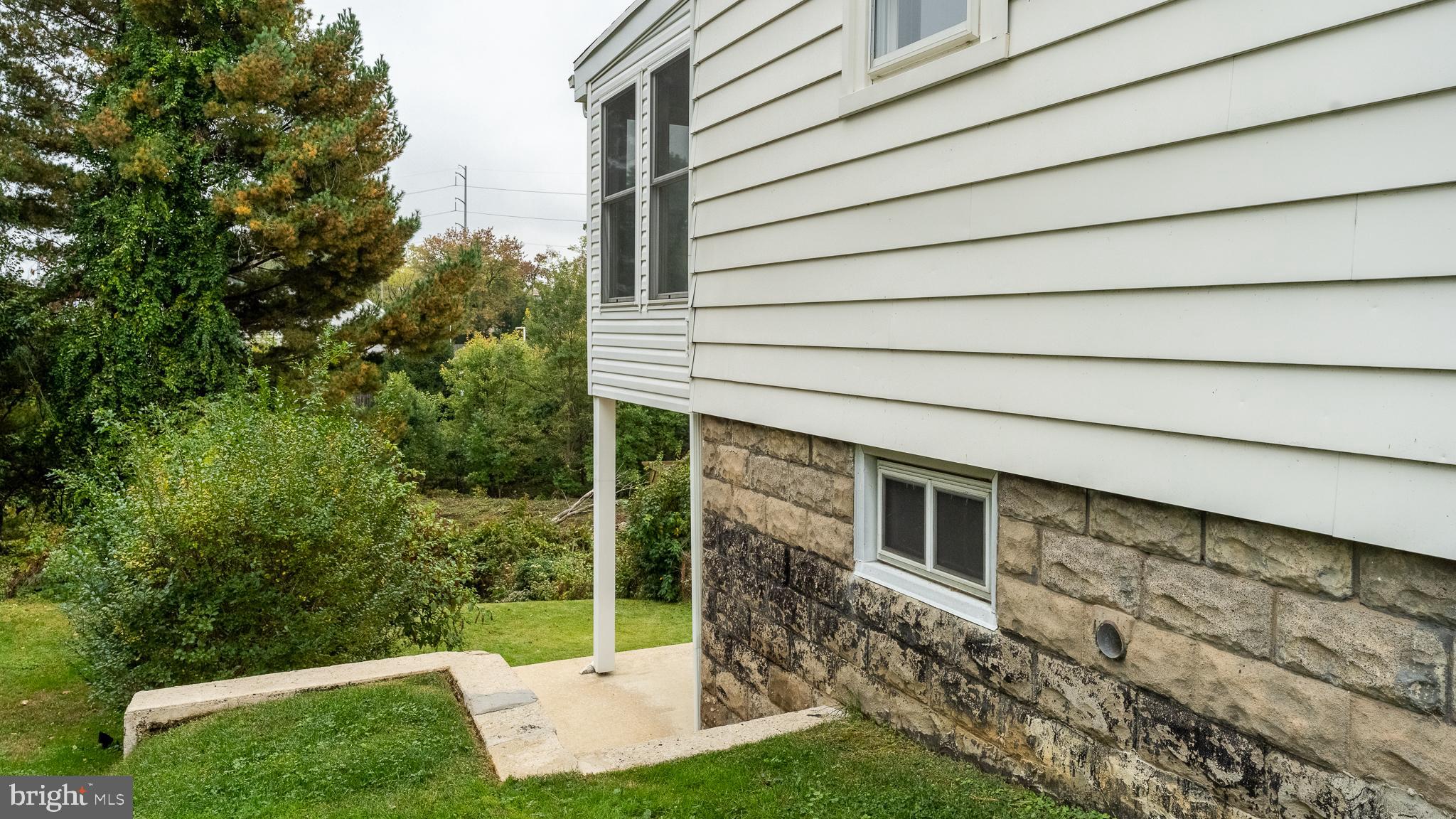 218 Haverford Road Folsom, PA 19033 - Photo 27 of 27 Side of Home