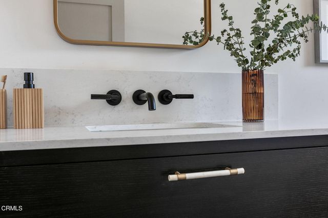 a close view of sink