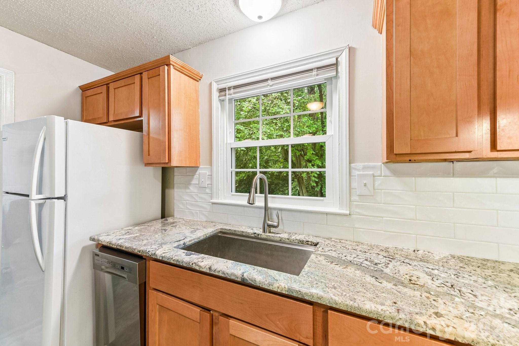 933 Clanton Road Charlotte, NC 28217 - Photo 9 of 25
