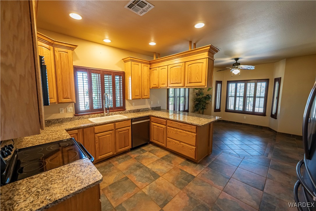 4248 East Cane Ranch Road Kingman, AZ 86401 - Photo 30 of 71 Kitchen