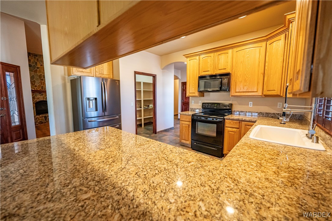 4248 East Cane Ranch Road Kingman, AZ 86401 - Photo 31 of 71 Kitchen
