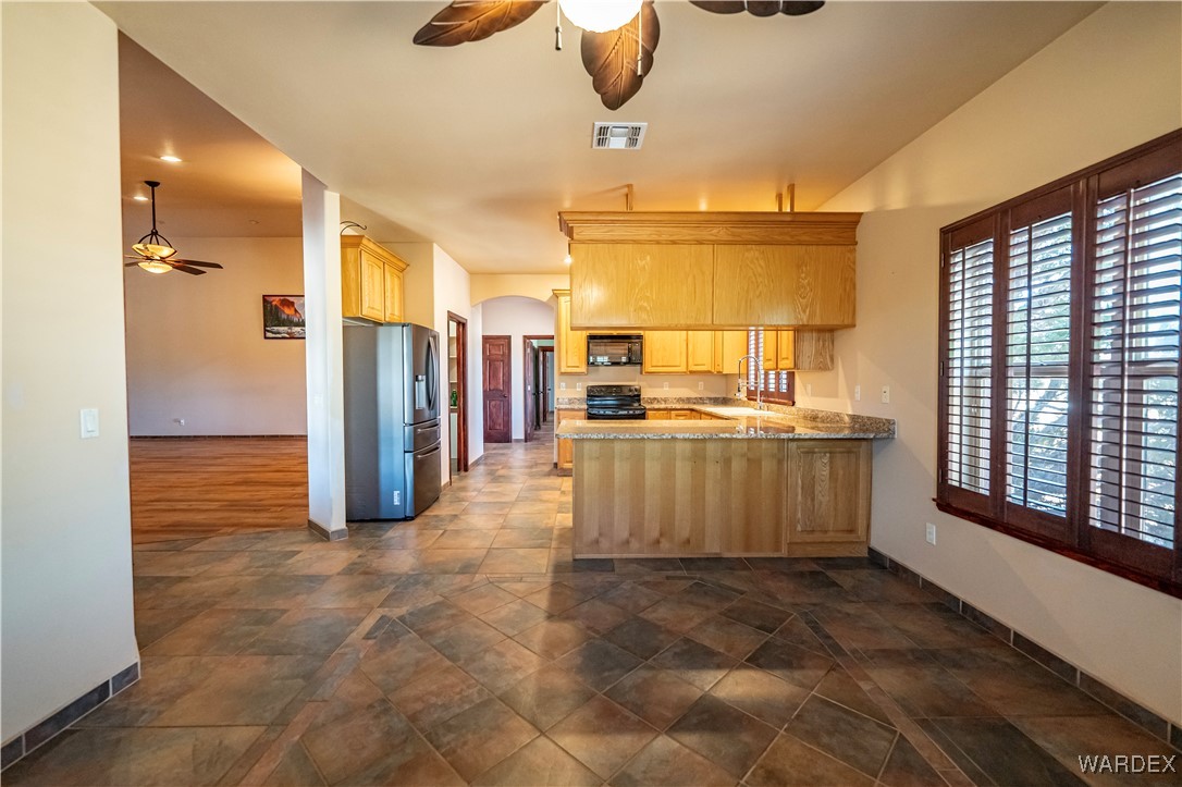 4248 East Cane Ranch Road Kingman, AZ 86401 - Photo 33 of 71 Kitchen