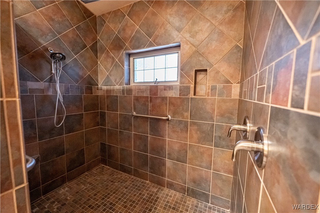 4248 East Cane Ranch Road Kingman, AZ 86401 - Photo 47 of 71 Bathroom
