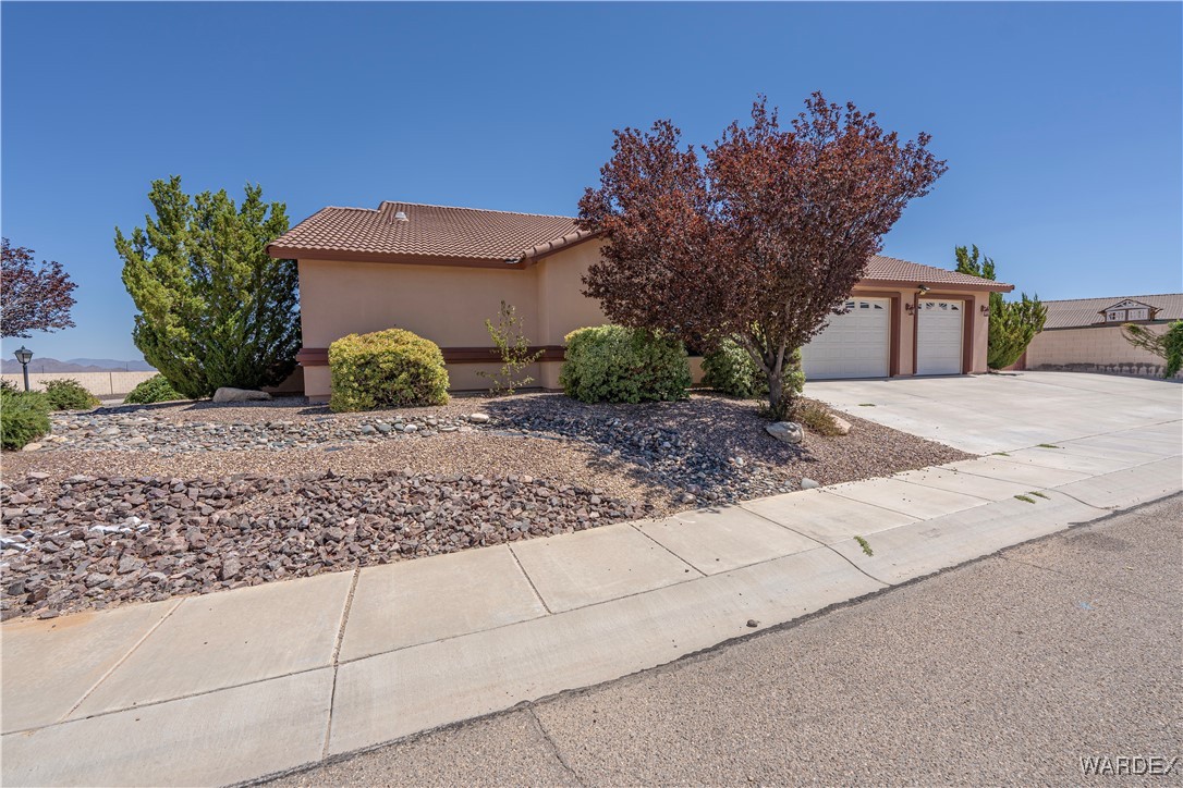 4248 East Cane Ranch Road Kingman, AZ 86401 - Photo 10 of 71 Front of Structure