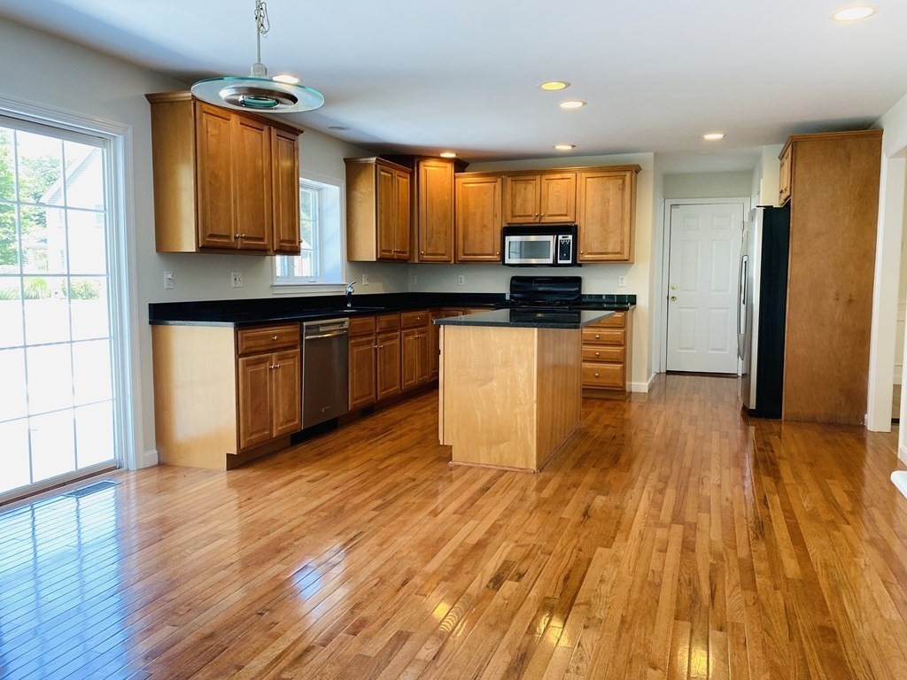 2 MacIntosh Lane Ashland, MA 01721 - Photo 3 of 21 Gallery Image 3