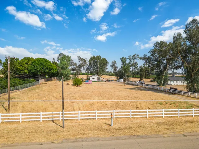 $515,000 | 3520 North Bethel Avenue, Sanger, CA 93657