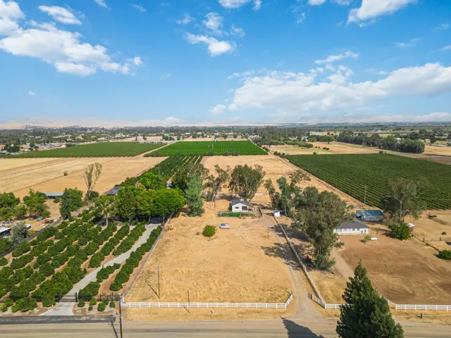 $515,000 | 3520 North Bethel Avenue, Sanger, CA 93657