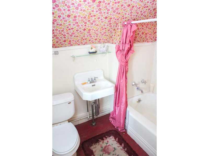 204 Rochester Street Westbrook, ME 04092 - Photo 14 of 18 Bathroom.