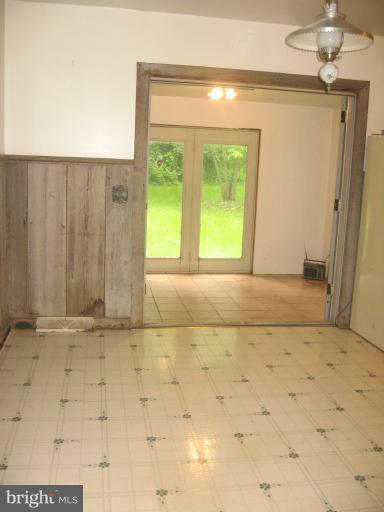 718 Senseny Road Berryville, VA 22611 - Photo 2 of 25 Kitchen- Table Space