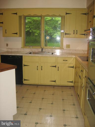 718 Senseny Road Berryville, VA 22611 - Photo 13 of 25 Kitchen