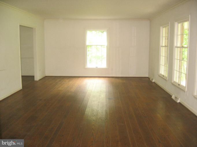 718 Senseny Road Berryville, VA 22611 - Photo 20 of 25 Living Room