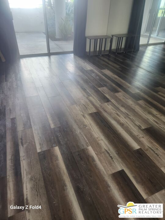 401 El Cielo Road, Unit 93 Palm Springs, CA 92262 - Photo 9 of 17 a view of an empty room and window