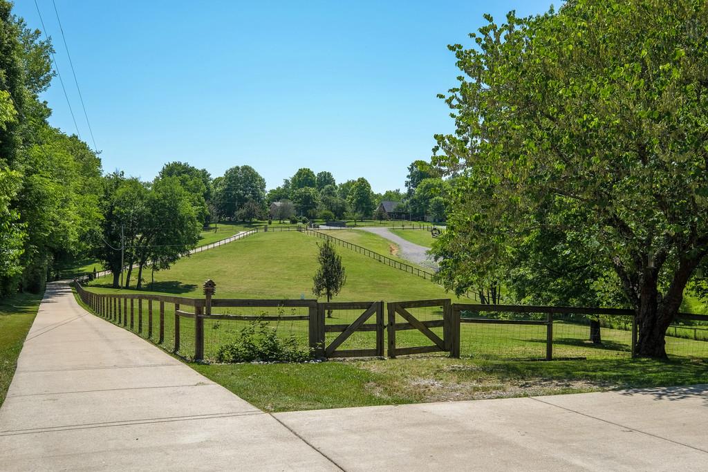 6433 Trails End Road College Grove, TN 37046 - Photo 4 of 28 Gallery Image 4