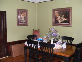 1691 Forge Road Mountain City, TN 37683 - Photo 8 of 12 dining room wood accents