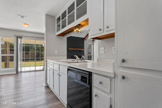 $1,900 | 987 Bluff Ridge, Biloxi, MS 39532