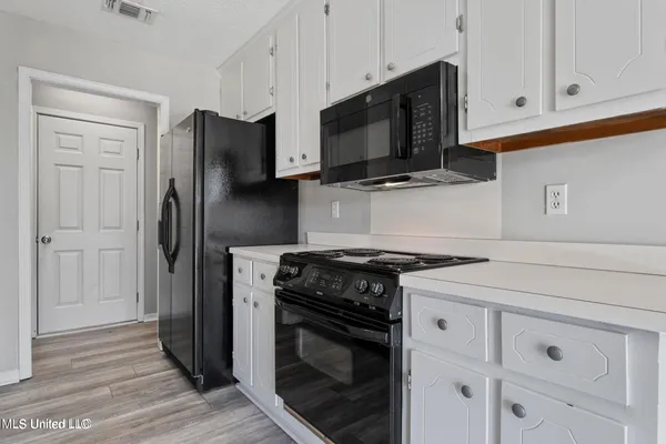 $1,800 | 987 Bluff Ridge, Biloxi, MS 39532