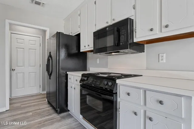 $1,900 | 987 Bluff Ridge, Biloxi, MS 39532