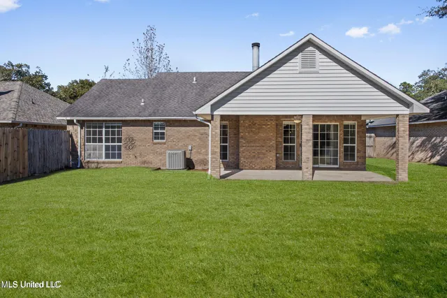 $1,900 | 987 Bluff Ridge, Biloxi, MS 39532