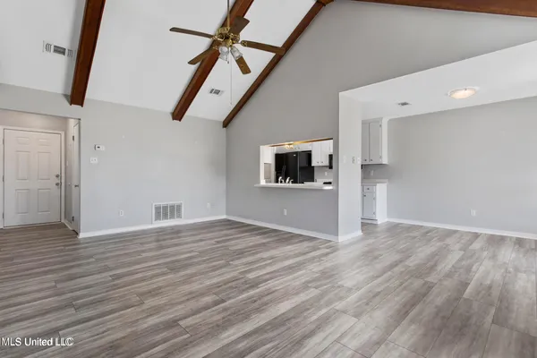 $1,800 | 987 Bluff Ridge, Biloxi, MS 39532