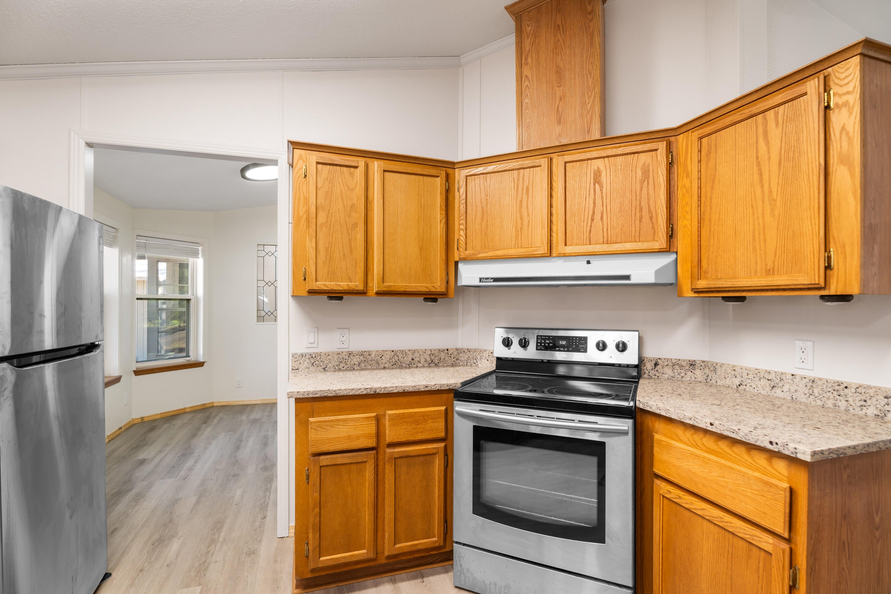 52550 Day Road La Pine, OR 97739 - Photo 10 of 59 20-Kitchen