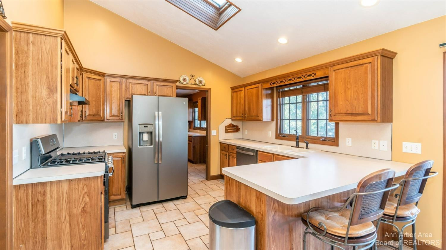 3450 West Albain Road Monroe, MI 48161 - Photo 17 of 64 Kitchen with new SS Slate appliances!