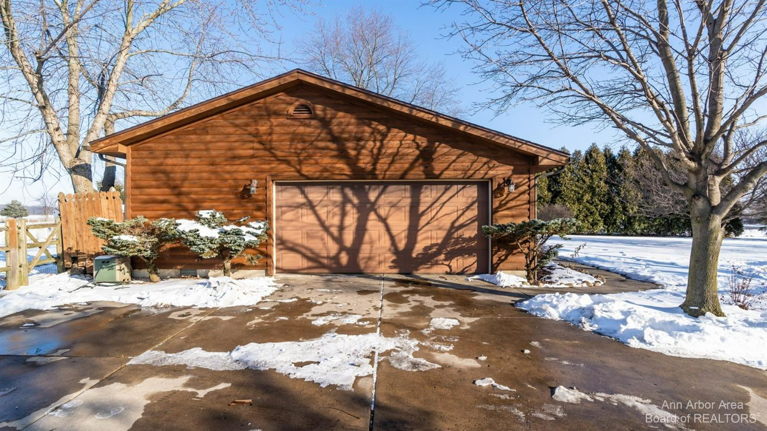 3450 West Albain Road Monroe, MI 48161 - Photo 5 of 64 Oversized 2+ car side entry garage