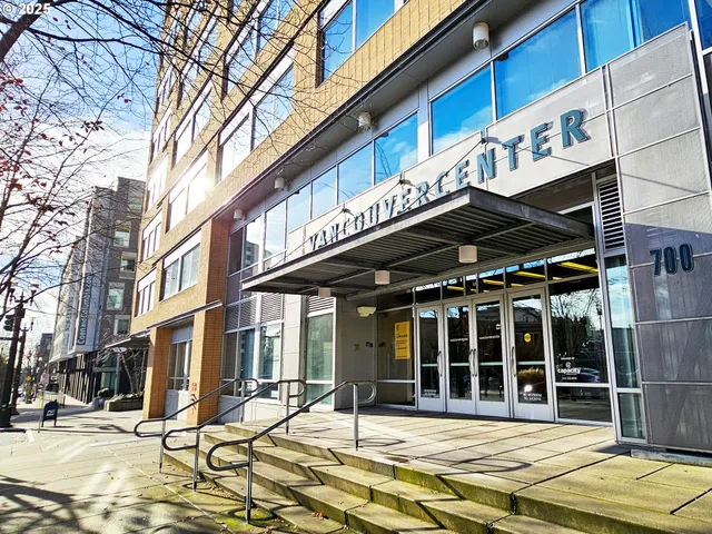 $950,000 | 700 Washington Street, Unit 1020, Vancouver, WA 98660