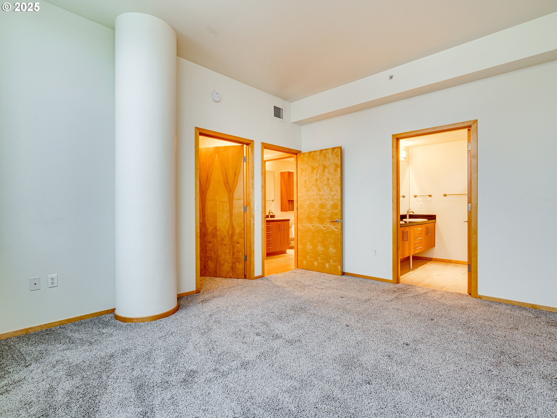 700 Washington Street, Unit 1020 Vancouver, WA 98660 - Photo 11 of 25 Primary Bedroom