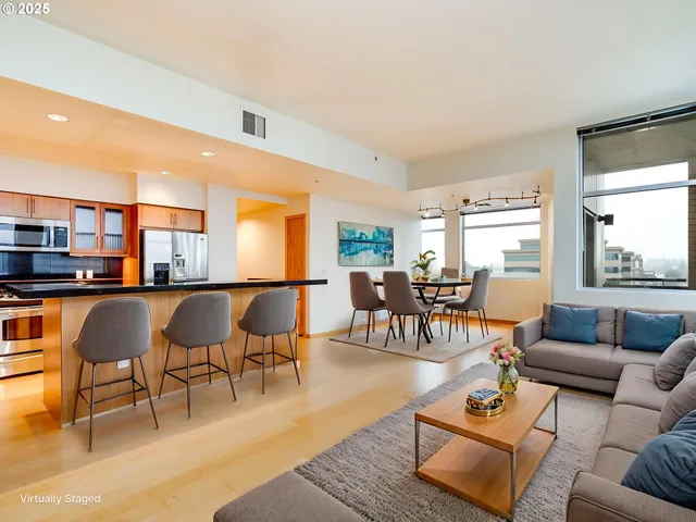 $950,000 | 700 Washington Street, Unit 1020, Vancouver, WA 98660