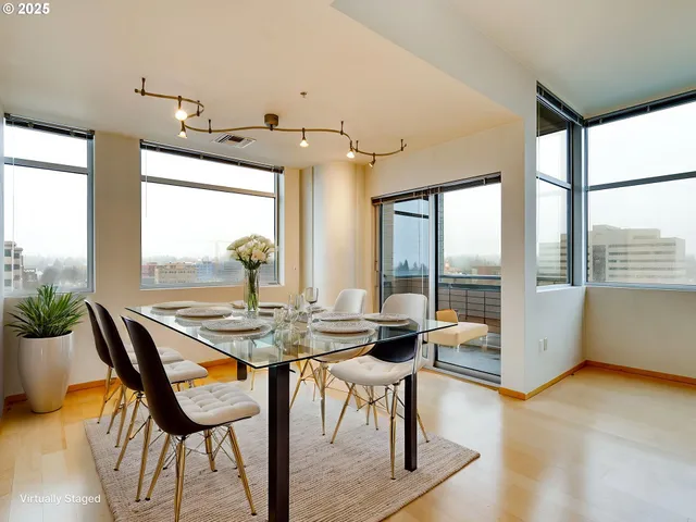 $950,000 | 700 Washington Street, Unit 1020, Vancouver, WA 98660