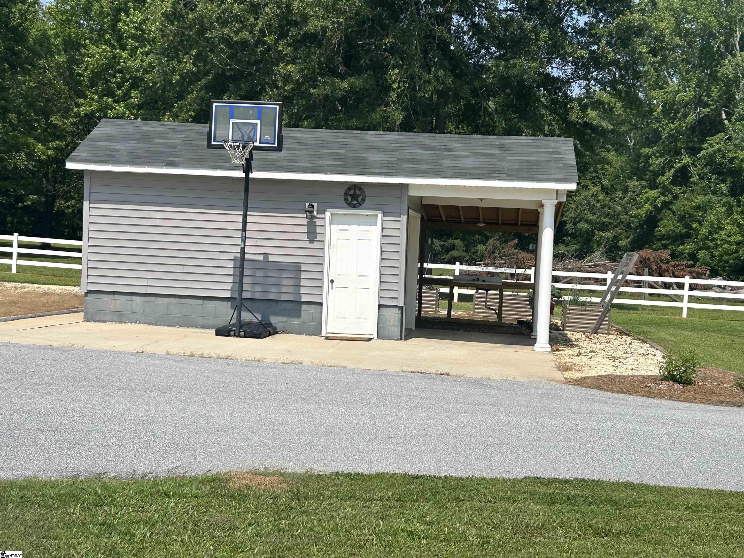 411 Old Colony Road Clinton, SC 29325 - Photo 15 of 48 Gallery Image 15